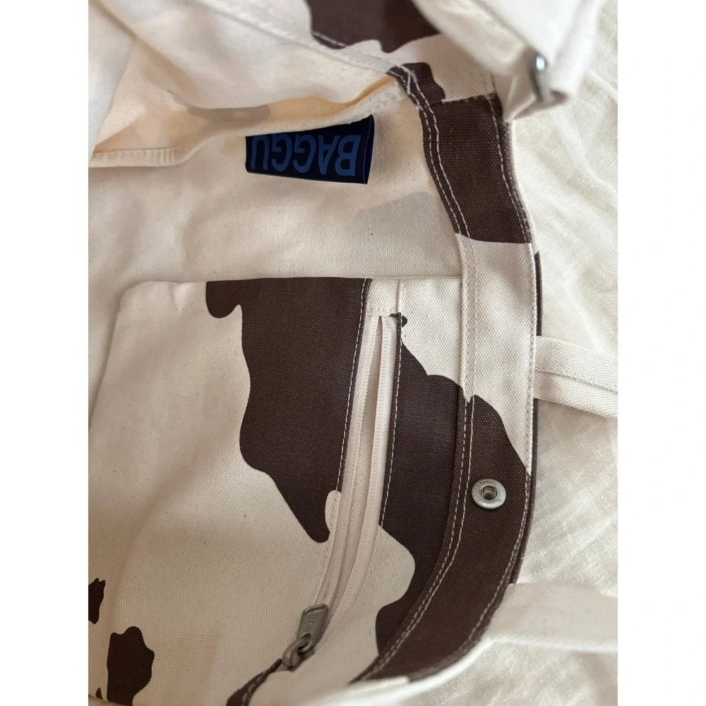 Baggu Duck Bag Canvas Tote Crossbody Cow Print with Adjustable Strap *AS IS* - Picture 6 of 9